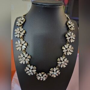 Sparkling Floral Crystal Necklace - Clear/Silver